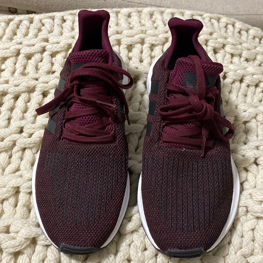 Brand new Adidas unisex tennis shoes